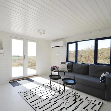 Vakantiehuis Two-bedroom Holiday In *